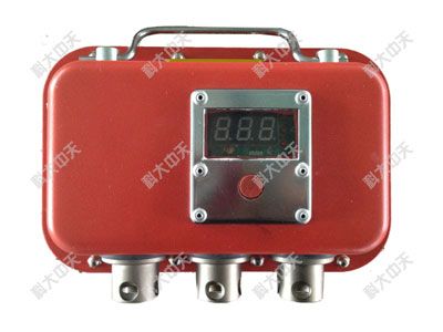 YHY60（C）礦用本安型數(shù)字壓力計(jì)